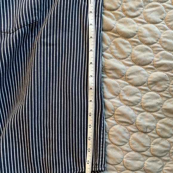 Great condition. Men’s Work In Progress Carhart Shirt. - Picture 9 of 11